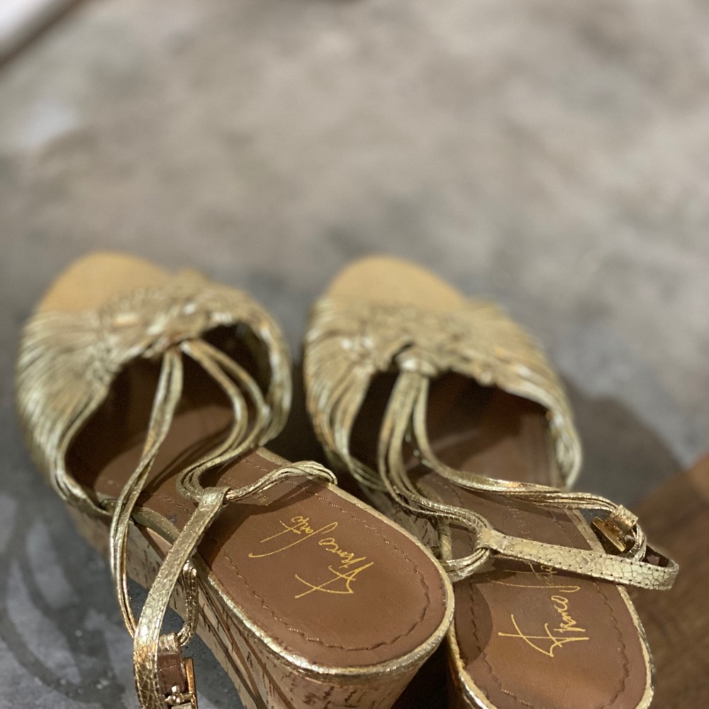 Shoes - Picture 2 of 3